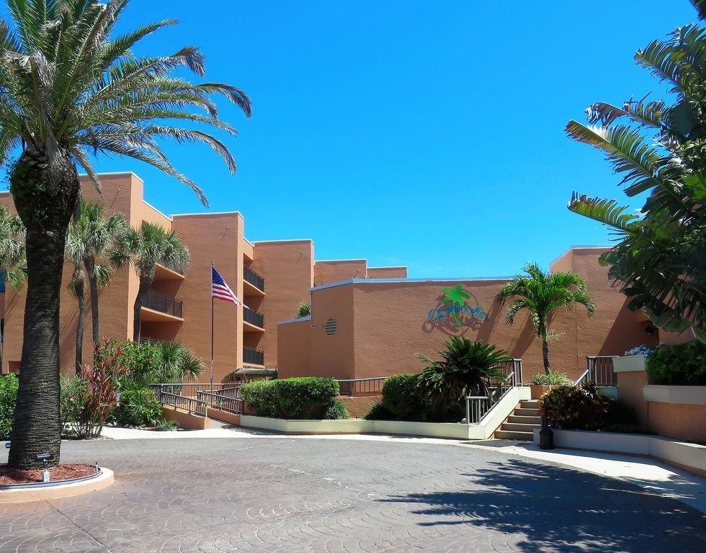 Oceanique Resort Indian Harbour Beach Exterior photo