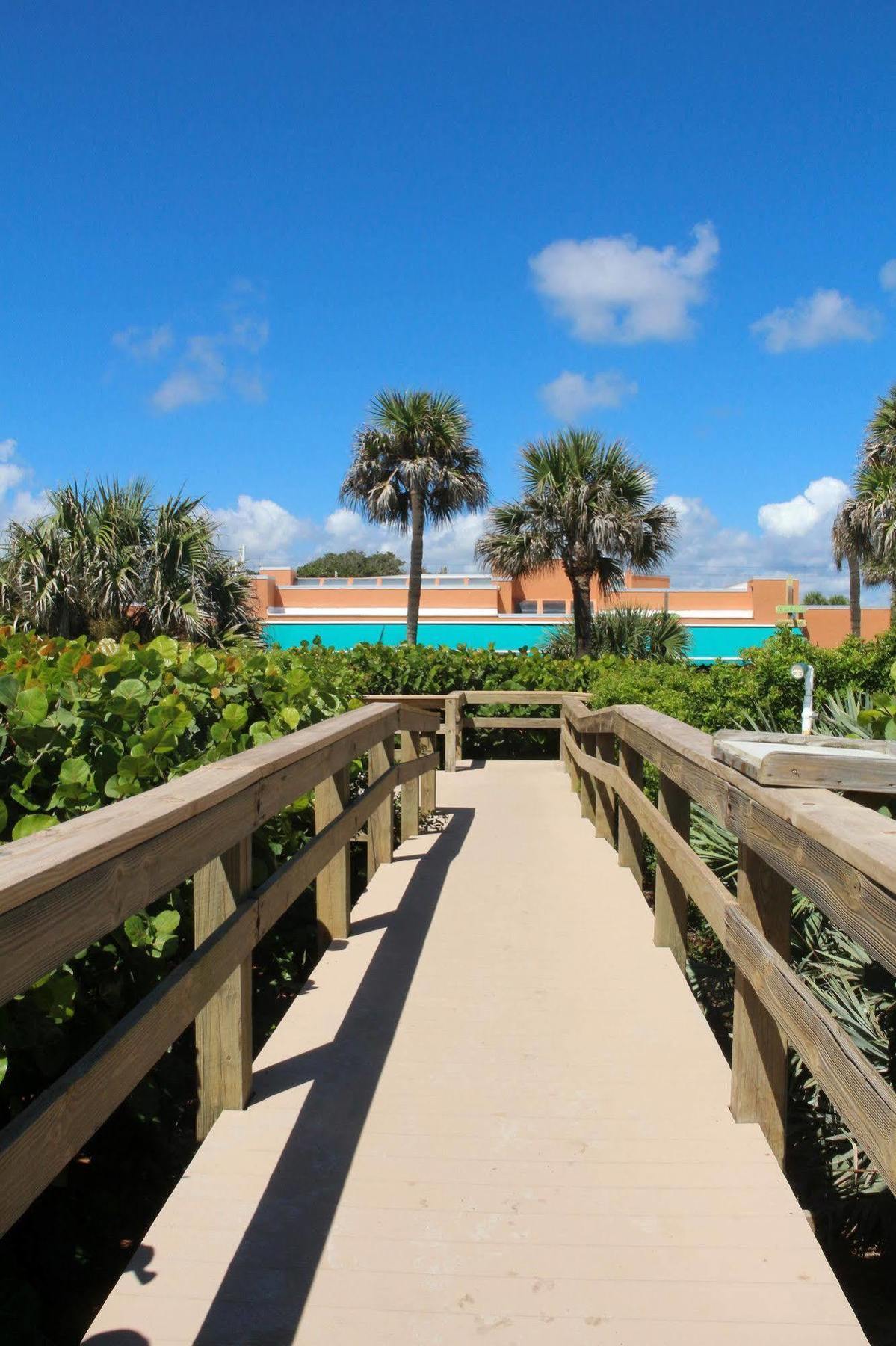 Oceanique Resort Indian Harbour Beach Exterior photo